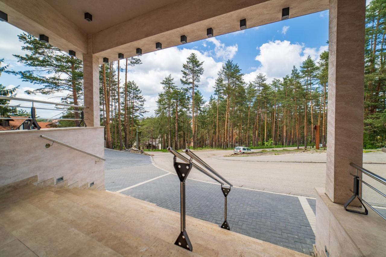 Vila Pekovic, Pine Trees View Apartment With Big Balcony In The Center Of Zlatibor! Zewnętrze zdjęcie